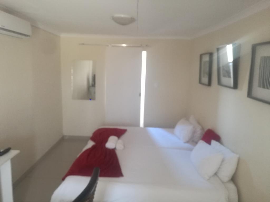 Mo-Nize Villa Guesthouse Otjiwarongo Exterior foto